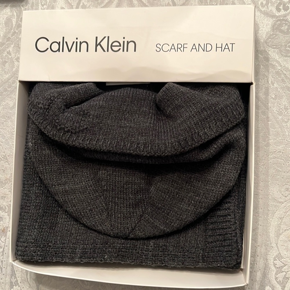 Calvin Klein Scarf And Hat Box Set. NWT